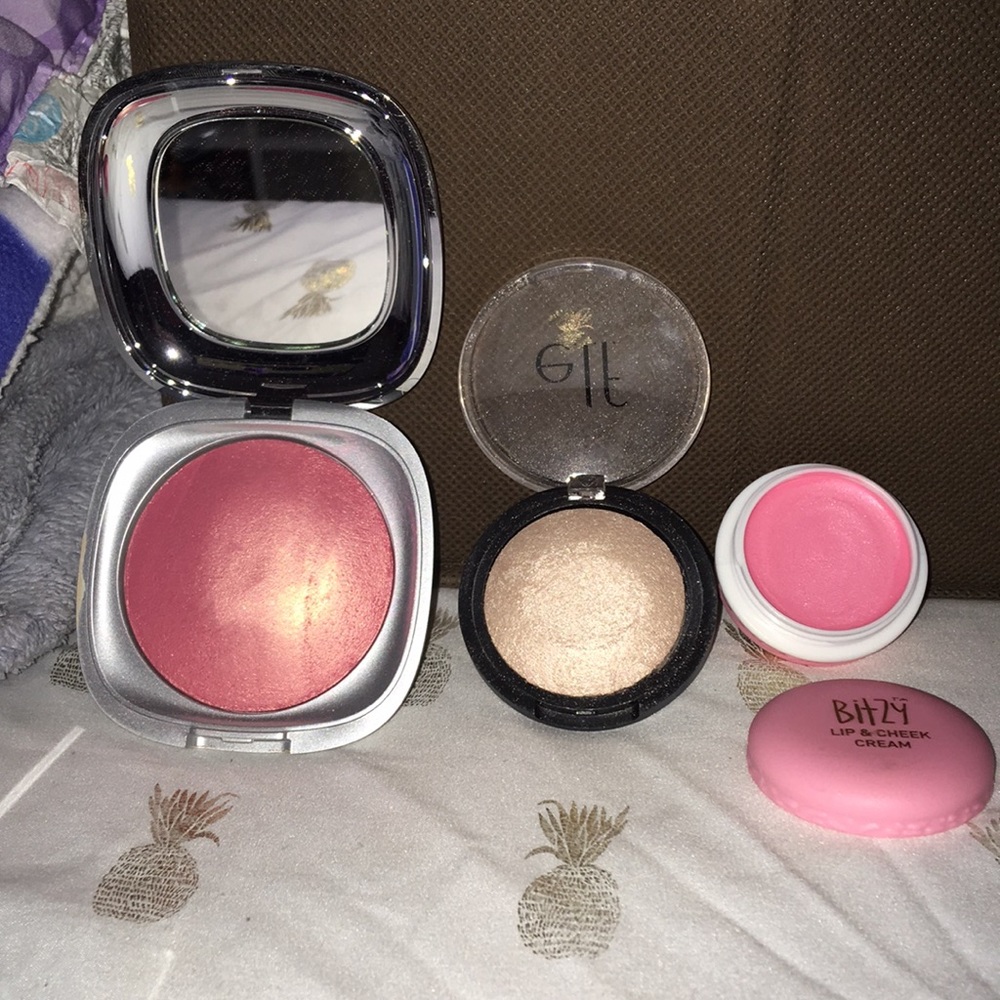 Foundation and blush bundle